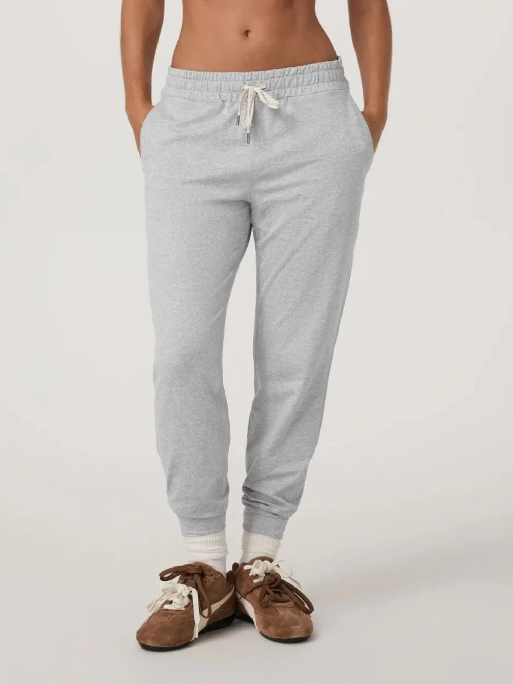 Vuori Women's Performance Jogger in Pale Grey Heather Size Medium Long